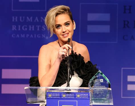 Katy Perry Opens Up About Lgbtq Rights At Human Rights Campaign Gala Teen Vogue
