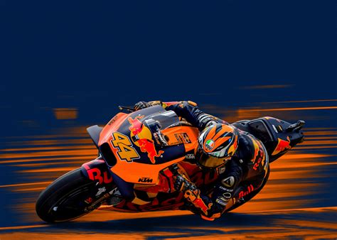 Take your assets and compete for real prizes. KTM MotoGP™ Experience