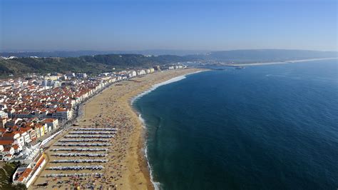 Explore nazaré holidays and discover the best time and places to visit. Nazaré - Turismo Centro Portugal