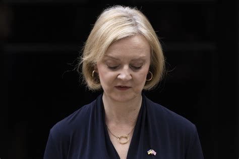 Our Lettuce Outlasted Liz Truss British Paper Declares As Pm Quits