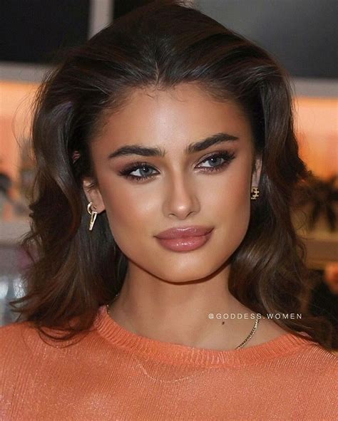 I Photoshop Celebs On Instagram Taylor Hill Taylor Hill Makeup Looks Pretty Face
