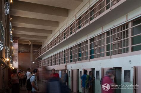 The following is a list of shown or referenced alcatraz inmates. Alcatraz - Tipps für einen Besuch der Gefängnisinsel