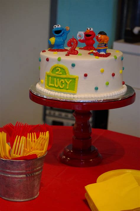 Pin By Katie Henefield On Lucy Sesame Street Birthday Cakes Sesame