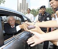 Tan sri tengku razaleigh bin tengku mohd hamzah is a malaysian veteran politician and member of parliament (mp) for gua musang from the state of kelantan. getaran jiwa: Petronas Staff Bid Hassan Fond Farewell