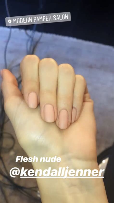 Kendall Jenner S Flower Manicure Popsugar Beauty Uk Photo