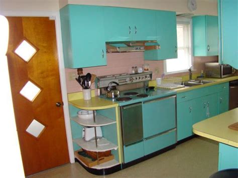 Fixed cabinets were reserved for the pantry, the transitional space between kitchen and dining room where plates, serving pieces, and cutlery were stored. Wonderful 50's kitchen with curved end shelf unit and very cool tri-diamond door | Home decor ...