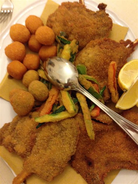Ristorante vittoria, ascoli piceno picture: Fritto misto all'ascolana | Idee alimentari, Ricette, Cibo
