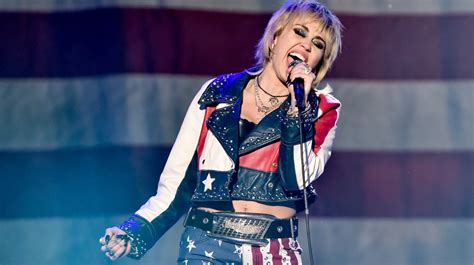 Miley Cyrus Regresa A Los Escenarios Con Tiktok Tailgate De Super Bowl Lv La Verdad Noticias