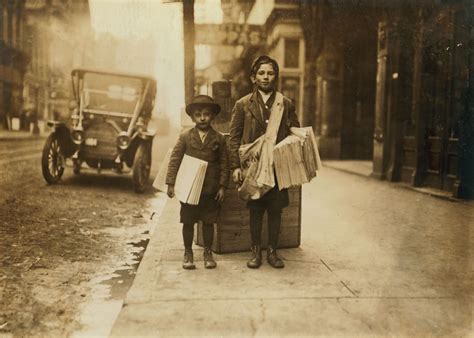 These photographs capture the child labor boom of early 1900s America 