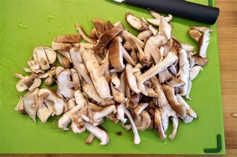 Heat oil in a medium skillet over medium heat. How-To Cook Vegetarian Bacon with Shiitake Mushrooms ...
