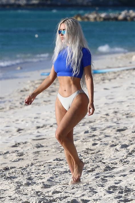 Turks And Caicos Getaway Kim Kardashian Rocks Beach Glam With Confidence Wowi News
