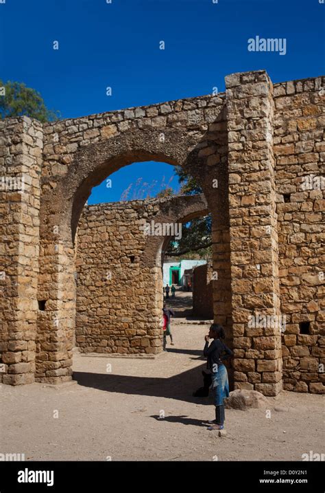 Gate And Old Walls Harar Ethiopia Stock Photo Alamy