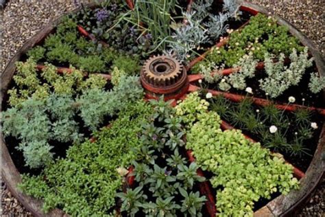 Individual pots of herbs and flowers are. 20 Amazing Ideas For Starting Your Own Herb Garden - The ...