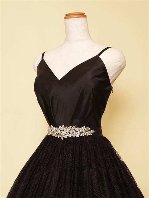 華やかな伴奏衣裳に最適！レーススカートが上品さを演出したブラックロングドレス｜ドレスルームアミ