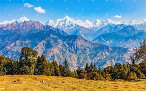 Scenic Himalaya Landscape View At Munsiyari Uttarakhand India Stock Photo