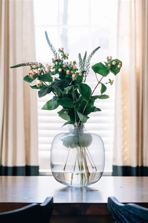 Simple Modern Dining Table Centerpiece Oversized Clear Glass Vase With Greenery Modern