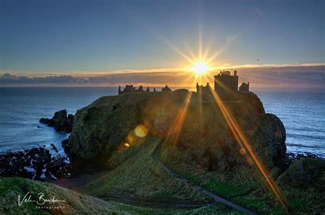 Sunrise At Dunnottar Castle In Stonehaven Castles In Ireland England