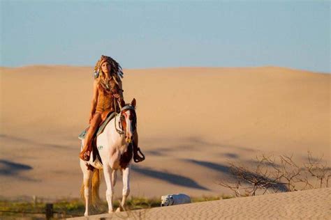 Desert Horse Women Women Outdoors Model Native American Clothing