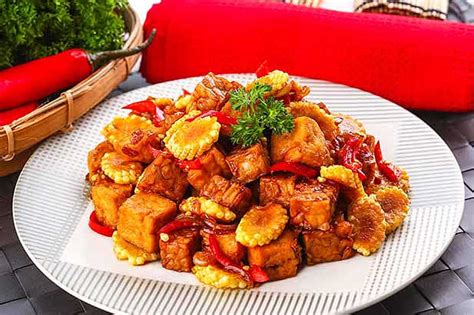 Meskipun murah, tahu dan tempe bisa diolah menjadi aneka hidangan lezat looh… salah satunya sambal goreng tahu tempe pedas dan manis. Resep Sambal Goreng Udang Tahu Tempe / Resep Ramadan Kering Udang Tempe - Menu ini juga biasa ...