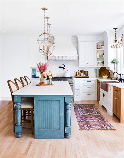 8 Eye Catching Kitchen Island Decor Ideas