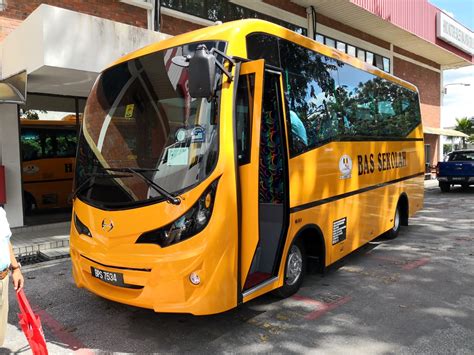 I have found that at 96.5 mph it feels like i've lifted off the accelerator even though my foot is still. Hino Mini Bus | BigWheels.my