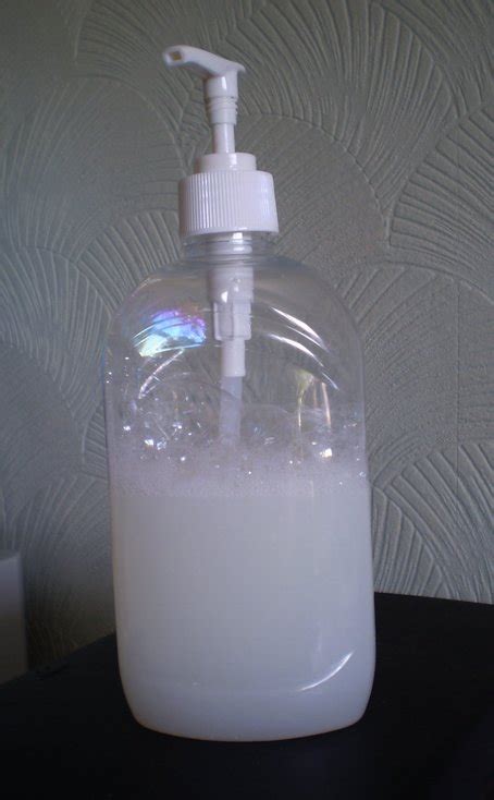 Una más elaborada y otra más explicamos algunos motivos por los que recomendamos hacer nuestro propio jabón de lavanda. No compres mas productos de limpieza - Taringa!