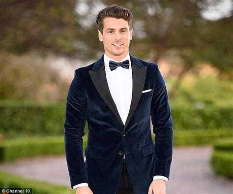 The Bachelor S Matty J Johnson Fails To Find Love Daily Mail Online