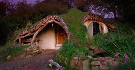 Man Builds Hobbit House In Just 4 Months