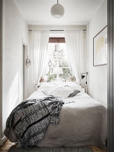 40  Space-Saving Ideas For Small Bedrooms | Very small bedroom, Small apartment bedrooms, Small 