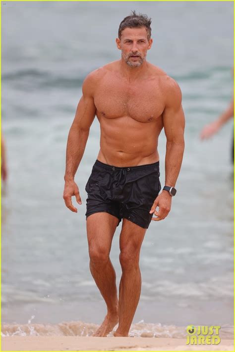 Photo Tim Robards Shirtless Beach Photos 50 Photo 4887024 Just Jared Entertainment News