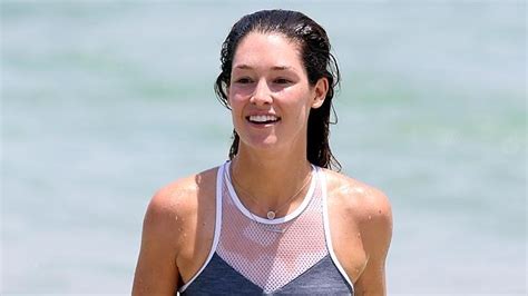 Erin Mcnaughts Post Baby Body Is Incredible Beach Photos News Com