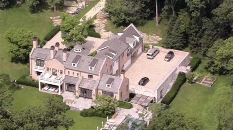 Inside Tom Bradys Massive Brookline Home Now On Sale For Nearly 40m