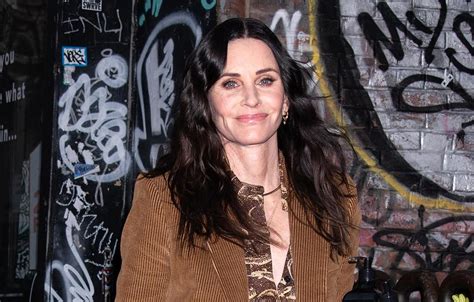 Courteney Cox Shows Off Makeup Free Face On Instagram Photo