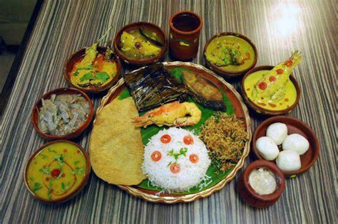 A heavy south indian breakfast food. Traditional Food of Kolkata Cuisine That Will Change Your ...