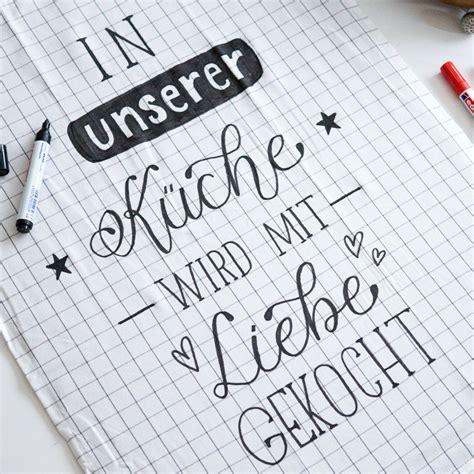 Your ultimate hand lettering toolkit can be as big or small as you need. In unserer Küche wird mit Liebe gekocht (Handlettering auf einem Küchentuch). | Zitat ...
