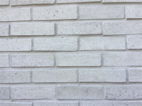 Sample Of Wirecut Style Brick Veneers White Color In 2020 Thin