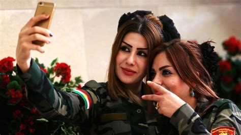female kurd soldiers fighting isis explain why they wear lipstick and make up on battlefield