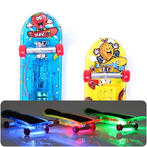 2 X Mini Skateboard Toys Finger Board Tech Deck Boy Kids Children Ts