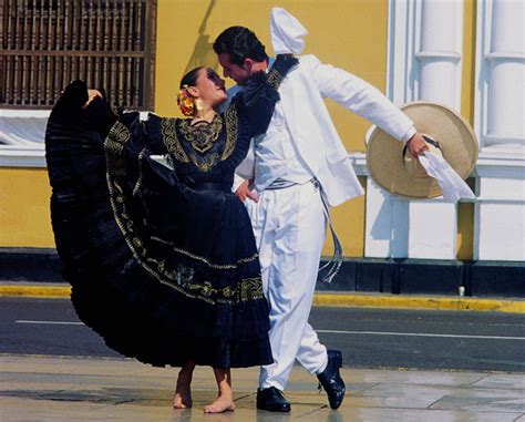 Danzas Folkloricas Bailes Típicos Del Perú
