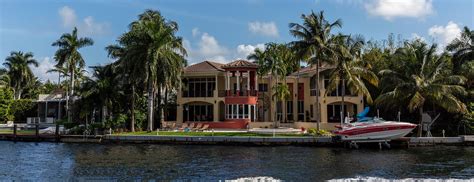 Find your dream home in south haven using the tools above. Waterfront Homes In South Florida | Oceanfront ...