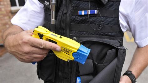 Should All Frontline Police Officers Use Tasers Bbc News