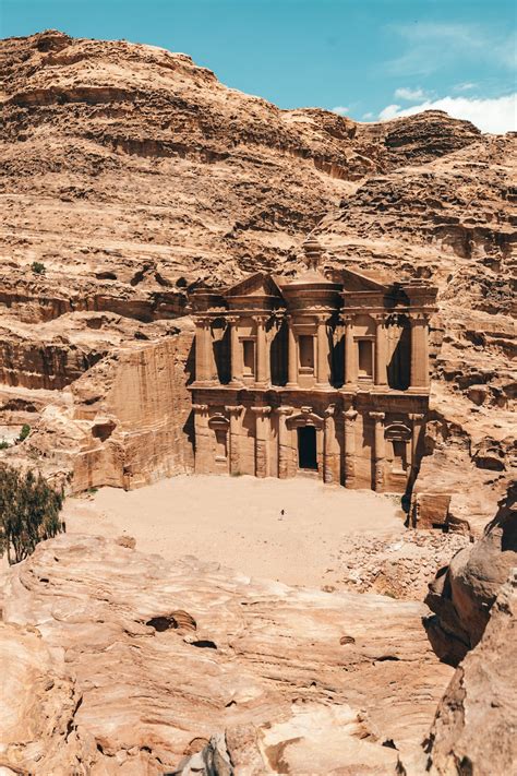 Petra Temple Jordan Wonders Of The World Jordan Travel Cool Places