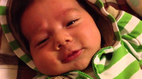 Al cumplir las 22 semanas de embarazo tu bebé desarrolla un importante área cerebral relacionada con las emociones. Bebe feliz :) sonrisas y soniditos a las siete semanas de ...