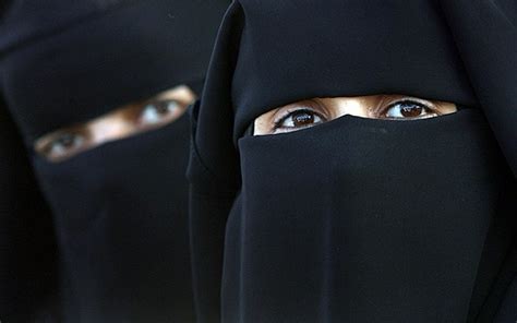 Feminism Fashion And Religion Why Muslim Women Choose To Wear The Veil