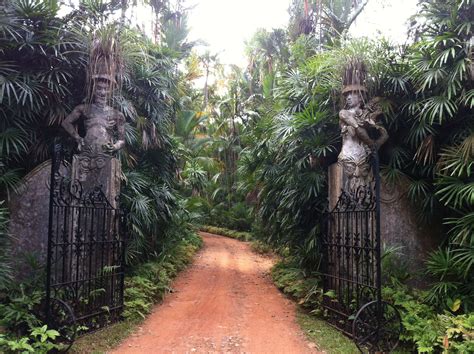 Bevis Bawa Brief Garden Sri Lanka Tropical Garden Design Tropical