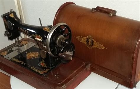 Singer 128k Hand Sewing Machine With Dust Cover 1913 Catawiki