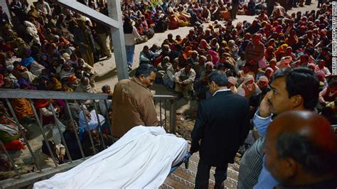 36 Killed In Stampede At Indian Rail Station Near Huge Hindu Festival Cnn