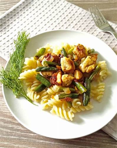 Стручковая фасоль с курицей на сковороде рецепт с фото пошагово Картинка - Стручковая фасоль с курицей на сковороде рецепт с фото пошагово