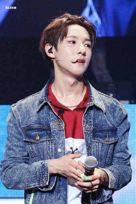 Renjun pulling the 'i'm a foreigner' card to get out of doing something for 3 minutes. renjun pics | Huang renjun, Nct, Nct 127