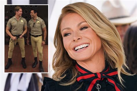 Kelly Ripa Brags About Husband Mark Consuelos Penis Size After Fans Are Shocked Over His